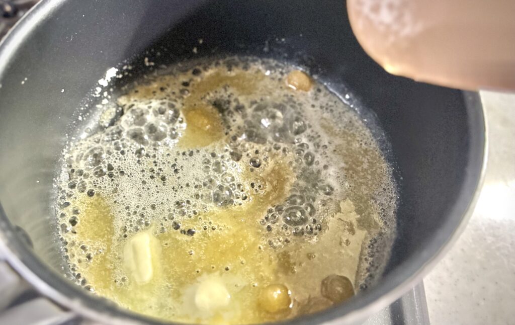 混ぜながら熱を加える