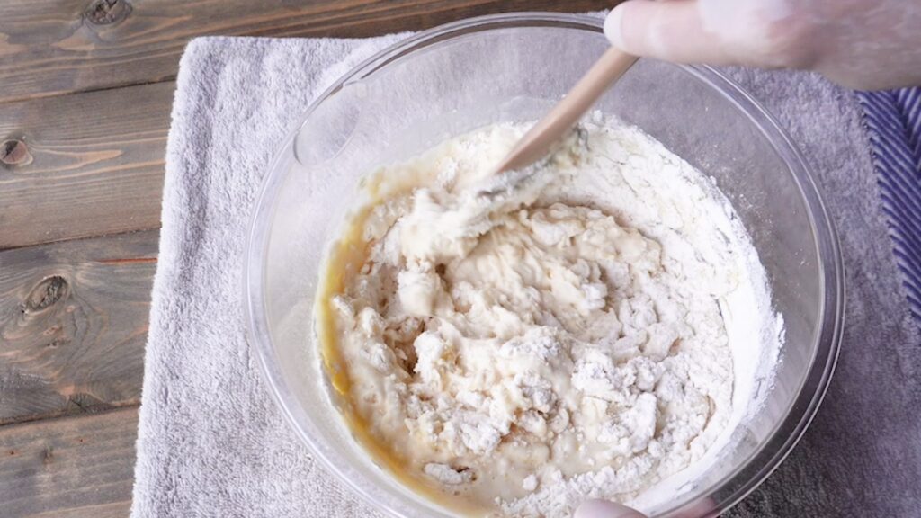 粉っぽさが無くなるまで混ぜる